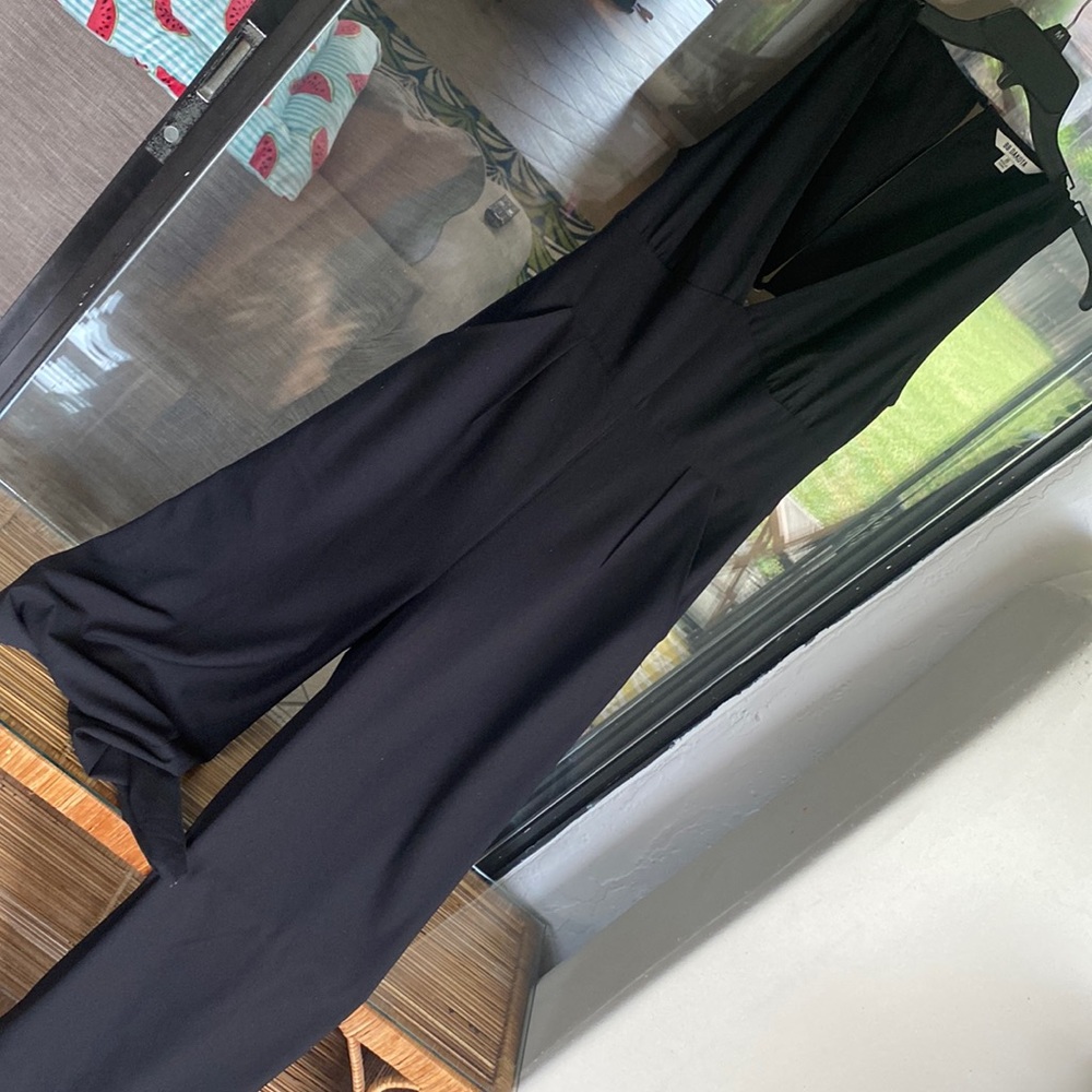 Bb dakota black size 8 business jumper